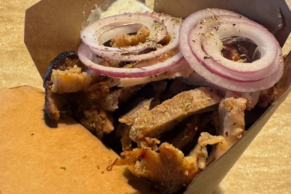 Gyros Box von der Stadiongaststätte Ebersbach zum mitnehmen